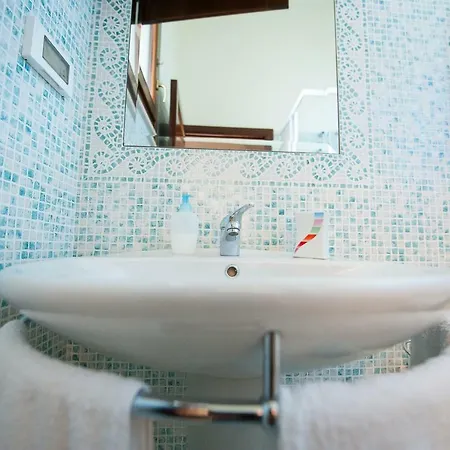 Li Curti فندق مبيت وإفطار سكورانو