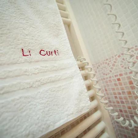 Li Curti 3*